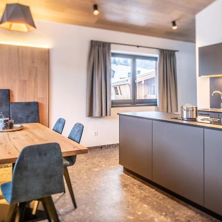 Apartment In Wald Im Pinzgau With A Carport ภายนอก รูปภาพ