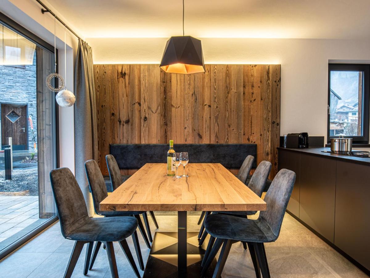Apartment In Wald Im Pinzgau With A Carport ภายนอก รูปภาพ