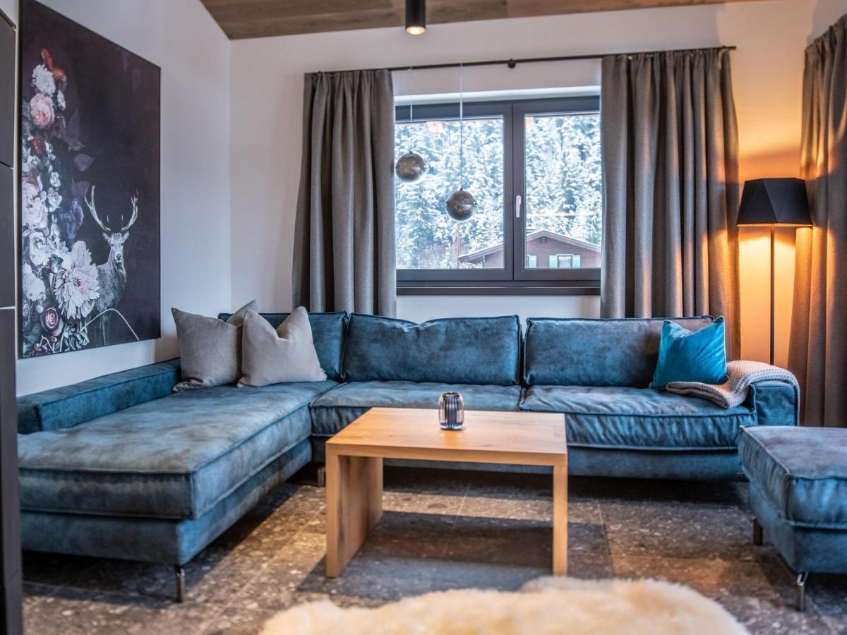 Apartment In Wald Im Pinzgau With A Carport ภายนอก รูปภาพ