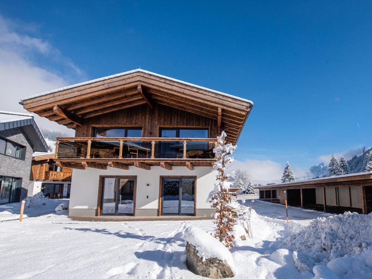 Apartment In Wald Im Pinzgau With A Carport ภายนอก รูปภาพ