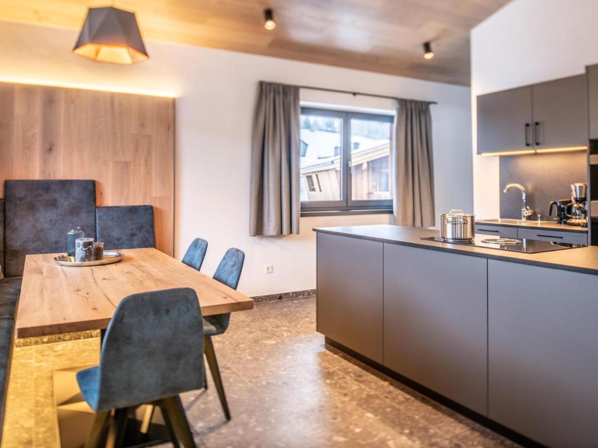 Apartment In Wald Im Pinzgau With A Carport ภายนอก รูปภาพ