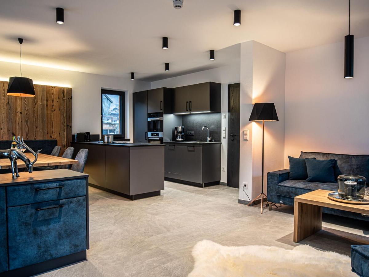Apartment In Wald Im Pinzgau With A Carport ภายนอก รูปภาพ