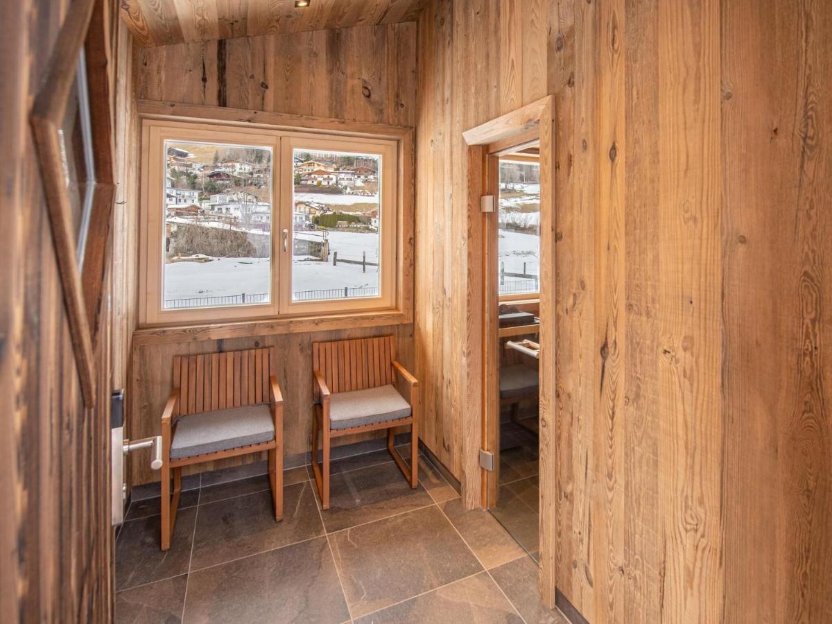 Apartment In Wald Im Pinzgau With A Carport ภายนอก รูปภาพ